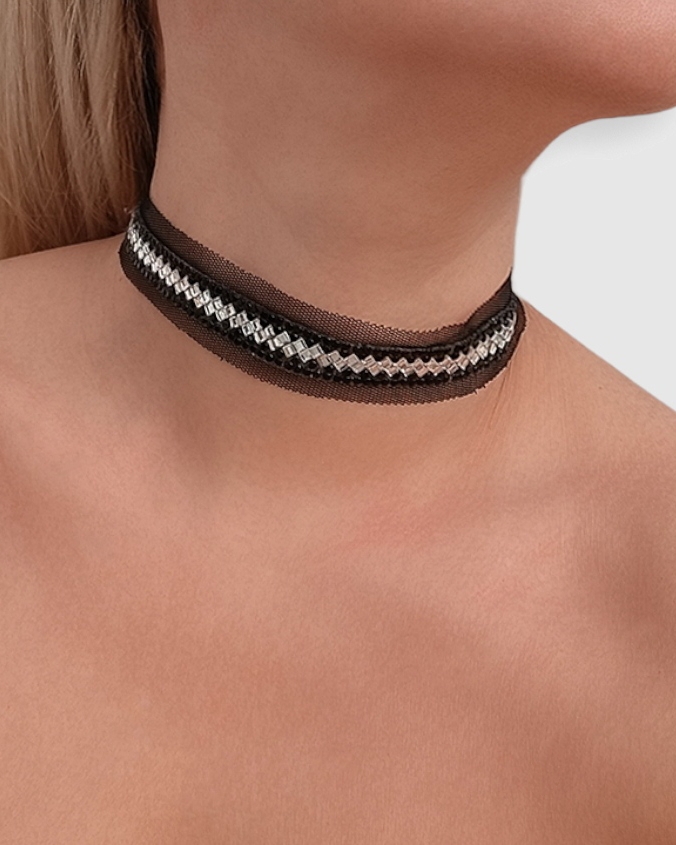Queen of ice choker
