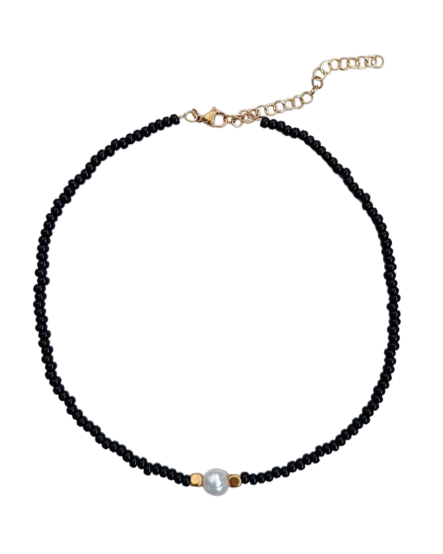 Play necklace (black heart)